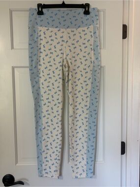 Sam’s viral (LSF lookalike) Treasures by Shabby Chic Blue/CreamFloral Leggings